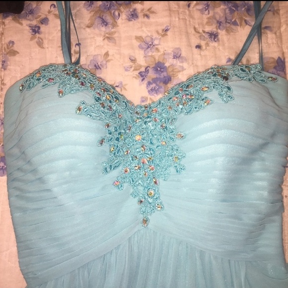 La Femme prom dress - Picture 4 of 4